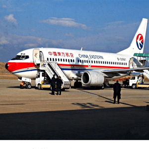 梅县航空运输航空快运业稳步发展的原因是什么？